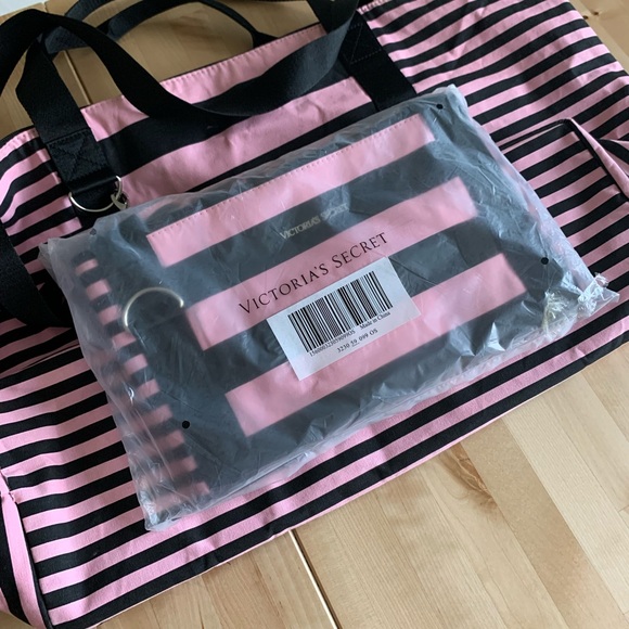 Victoria’s Secret Overnight Bag- New In Wrapping! - Picture 10 of 11